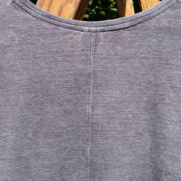 Exist T-Shirt Key Hole Sleeve High/Low Gray S - Picture 7 of 7